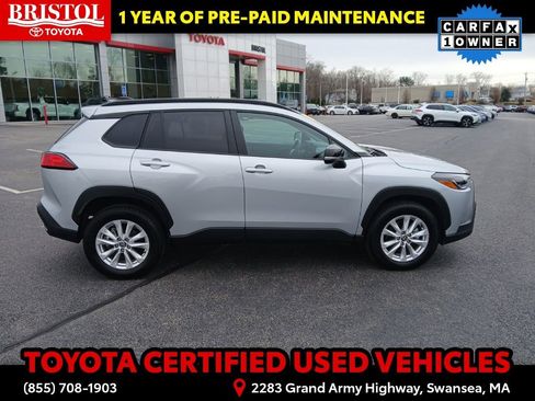Certified 2025 Toyota Corolla Cross LE image 9