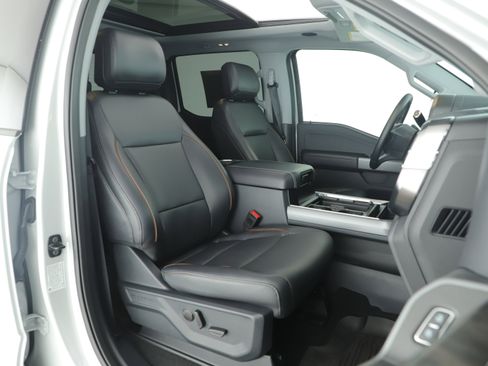 Used 2025 Ford F250 Lariat w/ Lariat Ultimate Package image 8