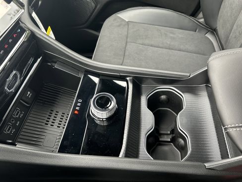 New 2026 Jeep Grand Cherokee Altitude image 24