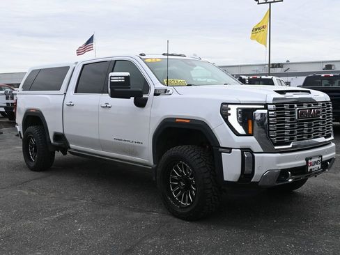 Used 2024 GMC Sierra 2500 Denali w/ Denali Reserve Package image 2