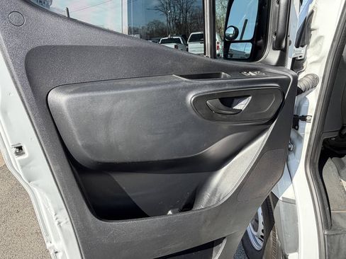 Used 2021 Mercedes-Benz Sprinter 2500 image 10