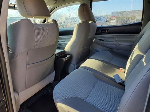 Used 2015 Toyota Tacoma 4x4 Double Cab w/ TRD Sport Package image 8