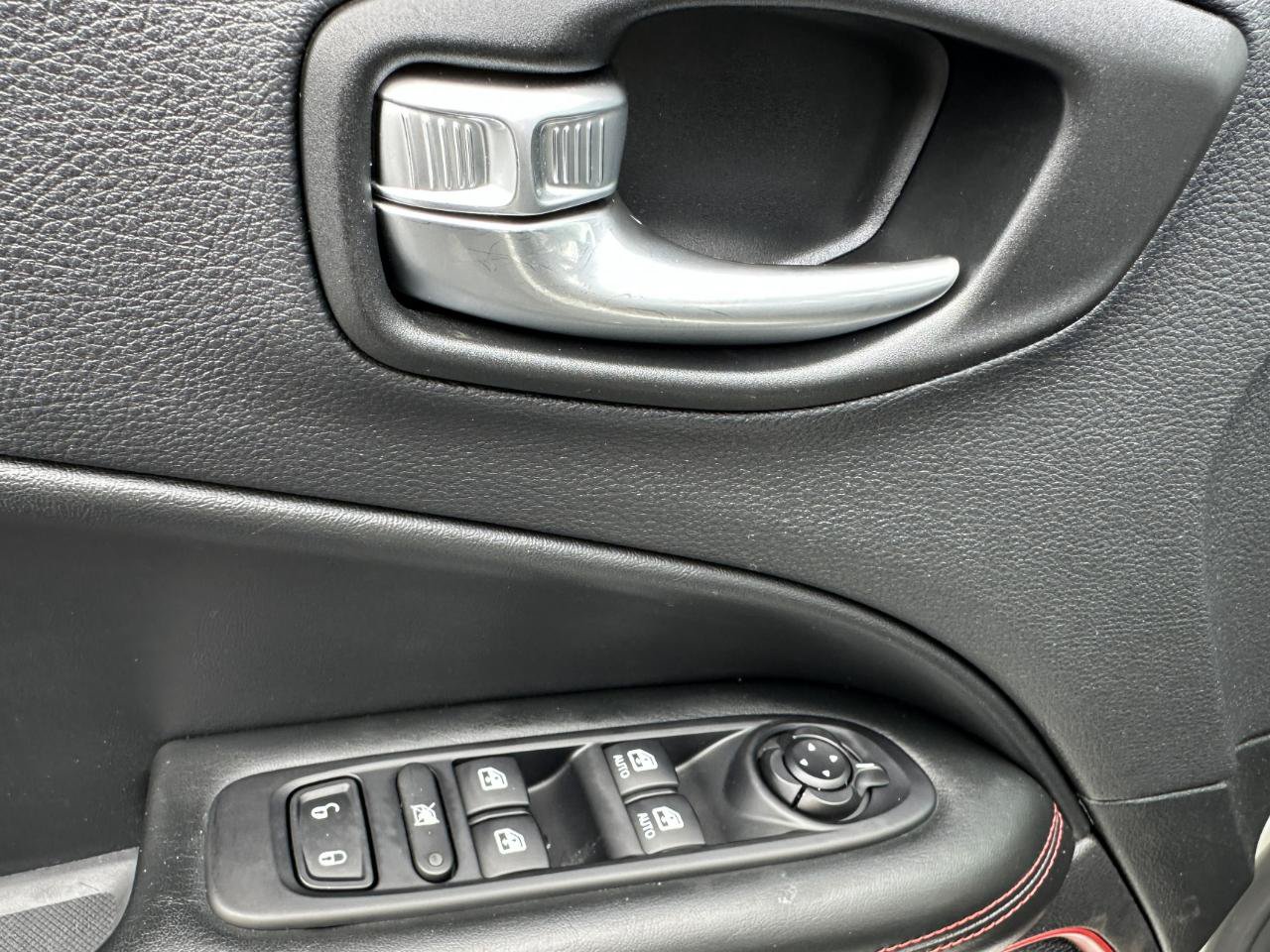 Used 2020 Jeep Compass Trailhawk AWD/4WD image 24