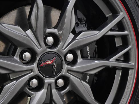 Used 2024 Chevrolet Corvette Stingray Convertible w/ 1LT RWD image 32