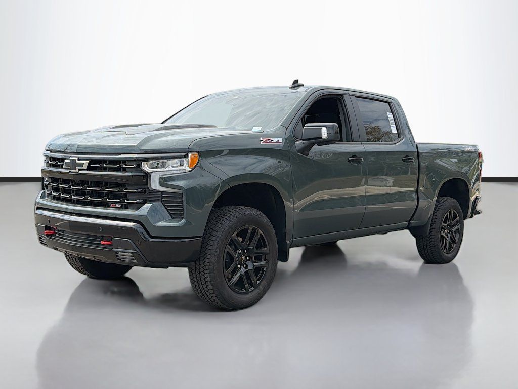 Used 2026 Chevrolet Silverado 1500 LT Trail Boss w/ Safety Package AWD/4WD image 2