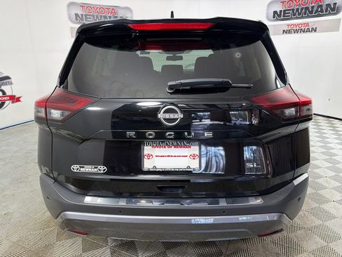 Used 2023 Nissan Rogue SL FWD image 5