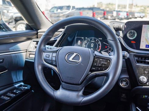 Used 2025 Lexus ES 350 w/ Premium Package FWD image 16