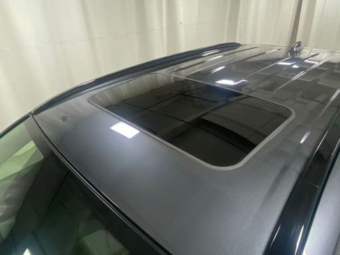 Used 2023 Toyota RAV4 XLE Premium image 6