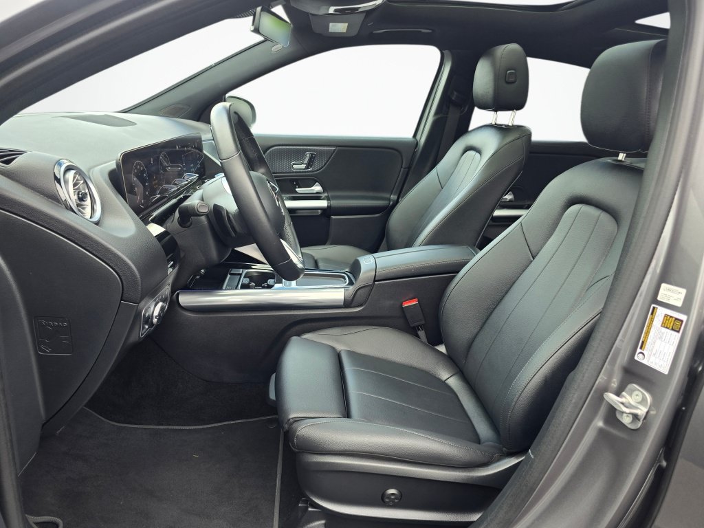 Used 2025 Mercedes-Benz GLA 250 4MATIC image 13
