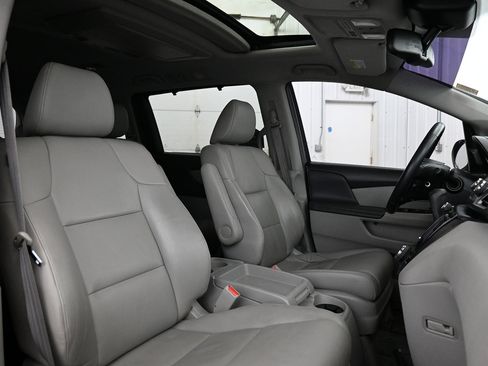 Used 2016 Honda Odyssey Touring Elite image 22