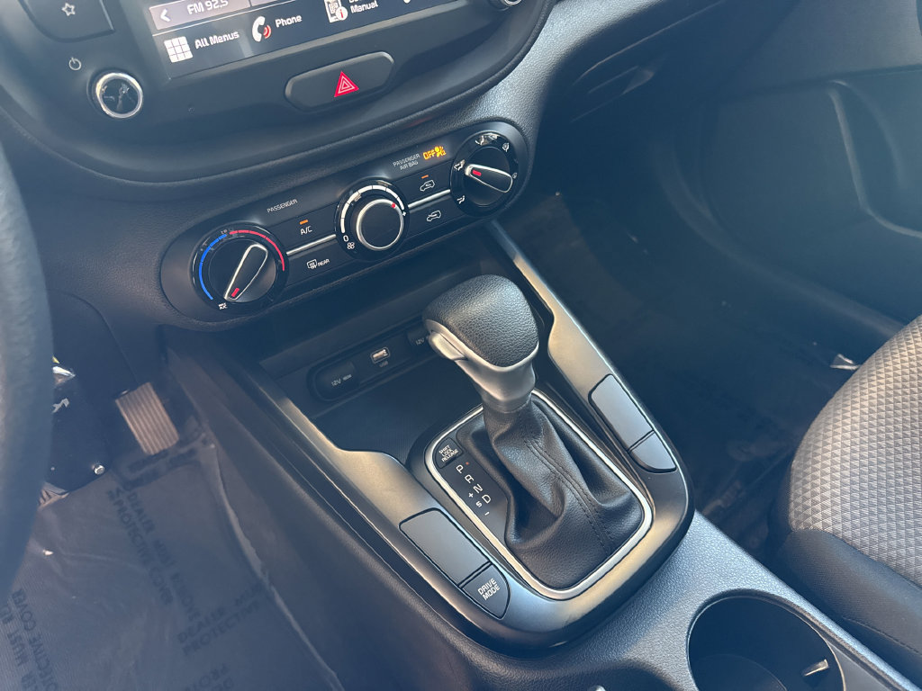 Certified 2025 Kia Soul LX w/ LX Technology Package FWD image 17