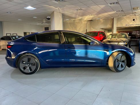 Used 2023 Tesla Model 3 Standard Range image 8