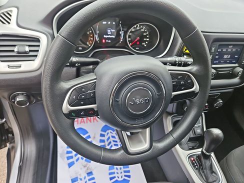 Used 2018 Jeep Compass Sport AWD/4WD image 14