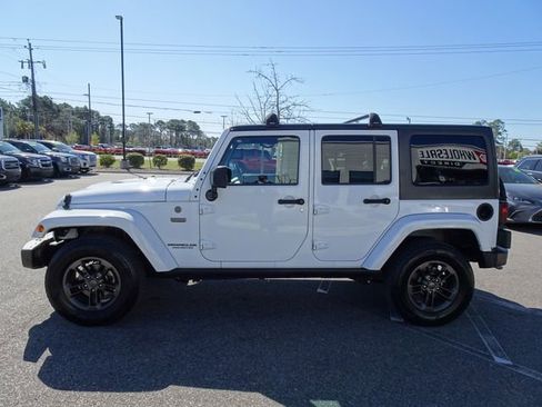 Used 2016 Jeep Wrangler Unlimited Sahara image 7