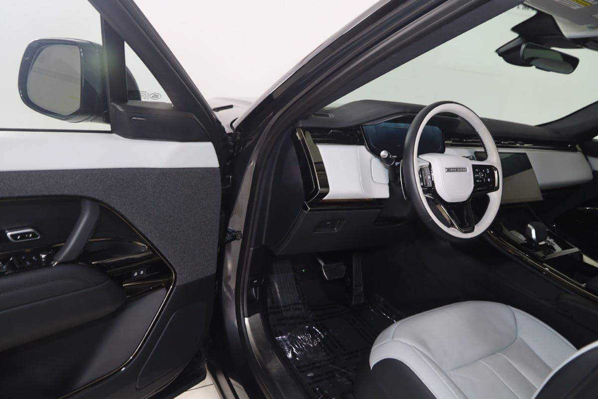 Used 2024 Land Rover Range Rover Sport Dynamic SE AWD/4WD image 46