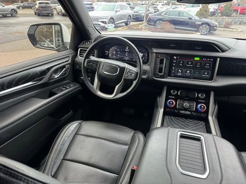 Used 2023 GMC Yukon Denali image 39