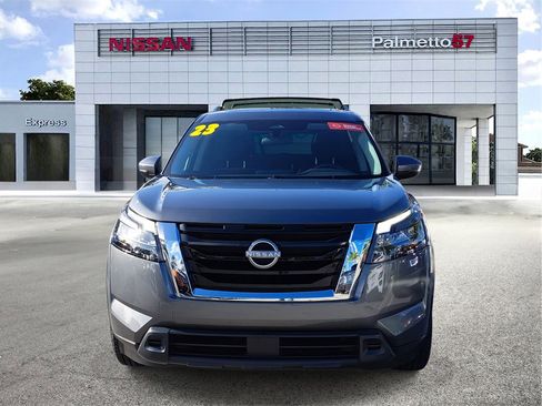 Certified 2023 Nissan Pathfinder SV w/ SV Premium Package image 2