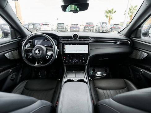 Used 2023 Maserati Grecale GT image 38