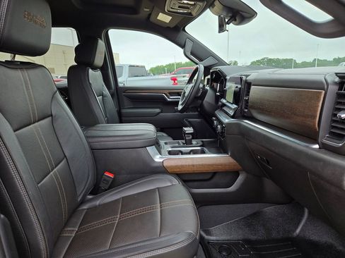 Used 2023 Chevrolet Silverado 1500 High Country w/ Technology Package AWD/4WD image 26