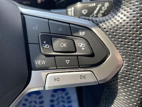 Used 2022 Volkswagen Atlas Cross Sport SEL Premium R-Line image 41