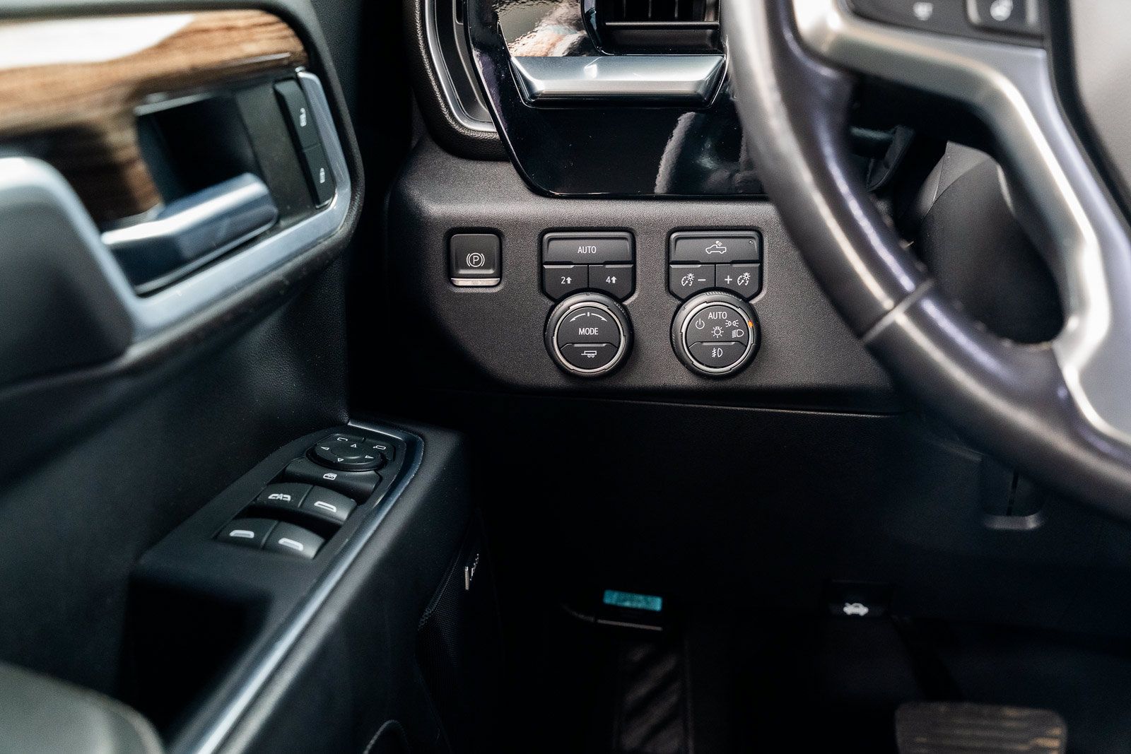 Used 2022 Chevrolet Silverado 1500 RST w/ Convenience Package II AWD/4WD image 28