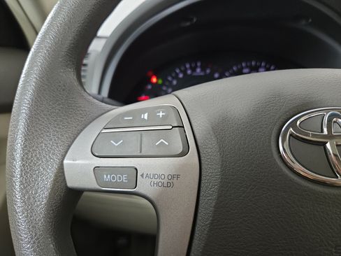 Used 2009 Toyota Camry LE FWD image 15