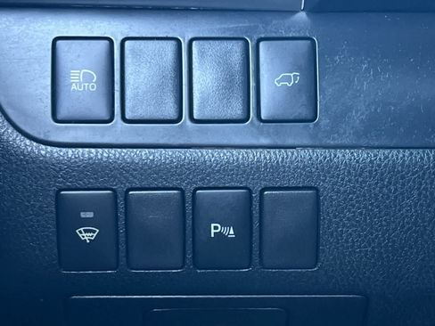 Used 2017 Toyota Highlander Limited w/ Carpet Mat Package AWD/4WD image 36