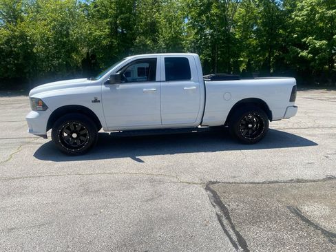 Used 2017 RAM 1500 Express w/ Express Value Package AWD/4WD image 2