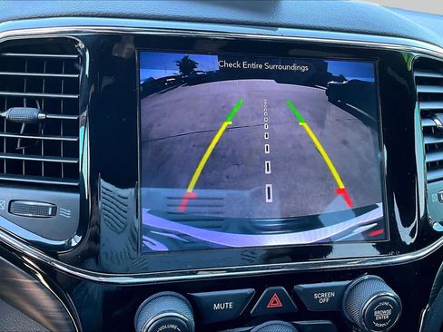 Used 2019 Jeep Grand Cherokee Altitude RWD image 19