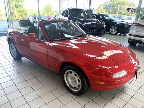 Used 1996 MAZDA MX-5 Miata RWD image 5