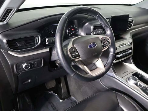 Used 2022 Ford Explorer XLT w/ Equipment Group 202A image 27