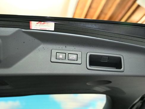 Used 2025 Subaru Forester Limited image 43