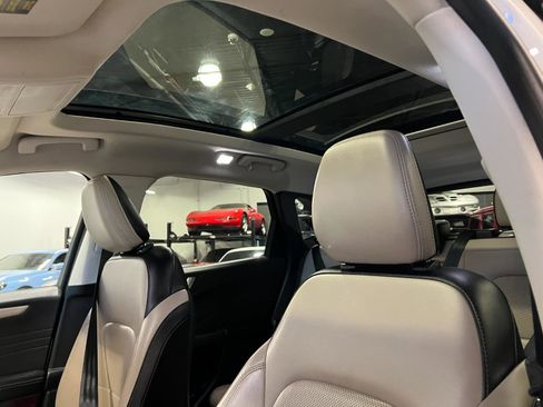 Used 2021 Ford Escape SEL image 25