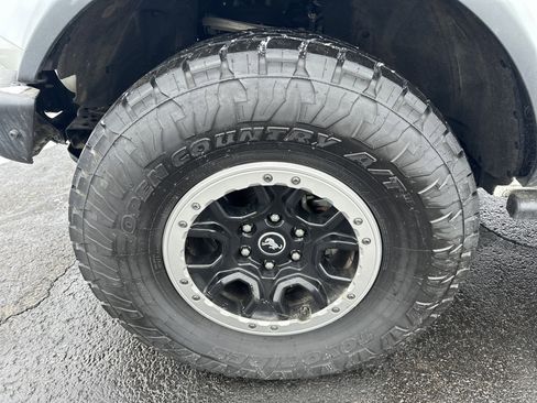 Used 2023 Ford Bronco Big Bend w/ Sasquatch Package image 9