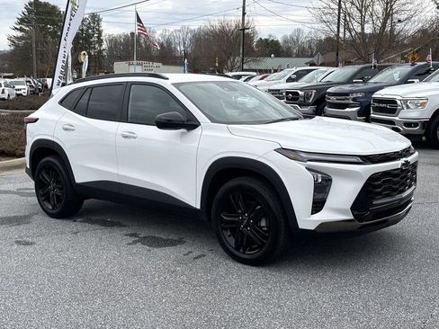 New 2026 Chevrolet Trax ACTIV w/ Driver Confidence Package image 2