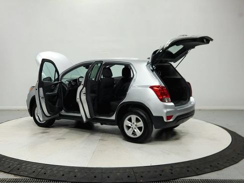 Used 2017 Chevrolet Trax LS AWD/4WD image 14