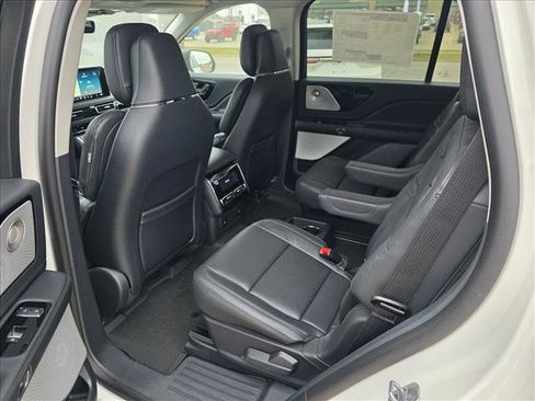 New 2025 Lincoln Aviator Reserve w/ Luxury Package image 8