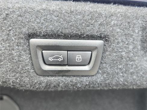 Used 2026 BMW 530i RWD image 9