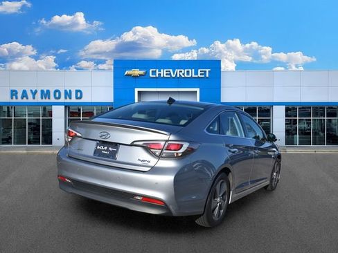 Used 2016 Hyundai Sonata Limited w/ Option Group 02 FWD image 3