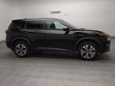 Used 2022 Nissan Rogue SV FWD image 11