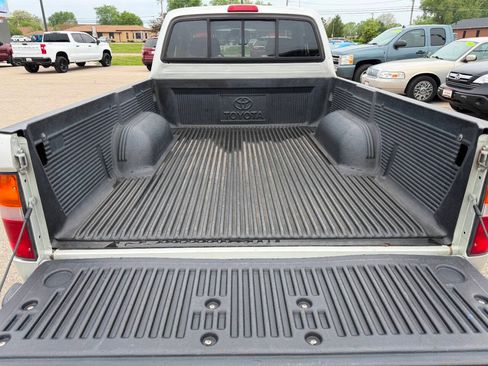 Used 2000 Toyota Tacoma PreRunner RWD image 14