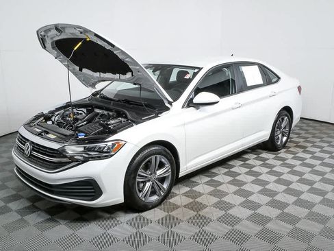 Certified 2023 Volkswagen Jetta SE FWD image 32