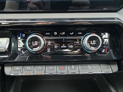 Certified 2024 GMC Sierra 1500 AT4 w/ Technology Package AWD/4WD image 26