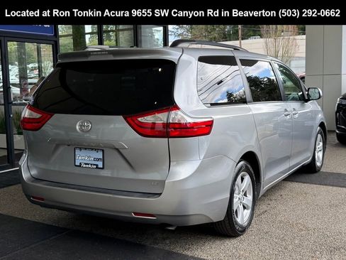 Used 2017 Toyota Sienna LE FWD image 7