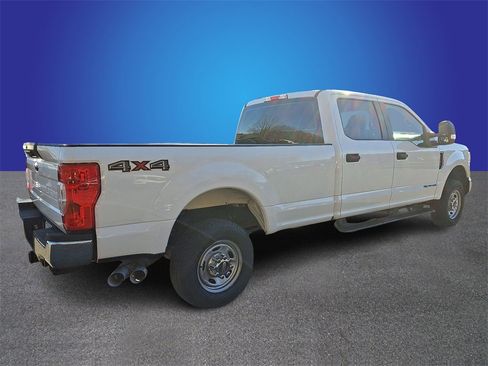 Used 2022 Ford F250 XL w/ Power Equipment Group image 4