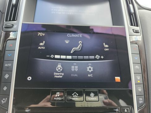 Used 2018 INFINITI Q50 Luxe w/ Essential Package (3.0T Luxe) image 8