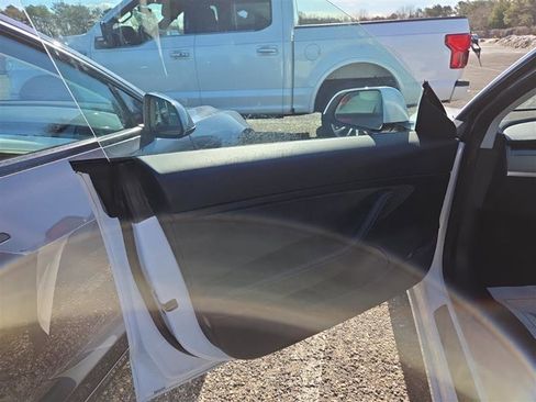 Used 2021 Tesla Model 3 Long Range image 8