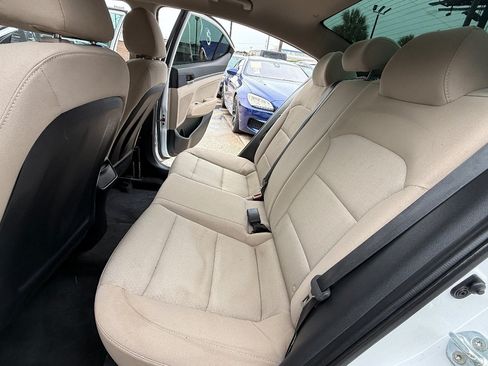 Used 2018 Hyundai Elantra SEL FWD image 18