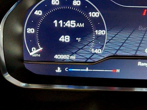 Used 2023 GMC Yukon SLT image 16