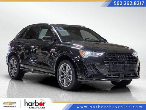 Used 2024 Audi Q3 2.0T Premium image 1